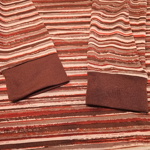 LuLaRoe Hudson Long Sleeve Tee. Unisex Fit. Gorgeous Red Stripe. Size Large. - Picture 5 of 10